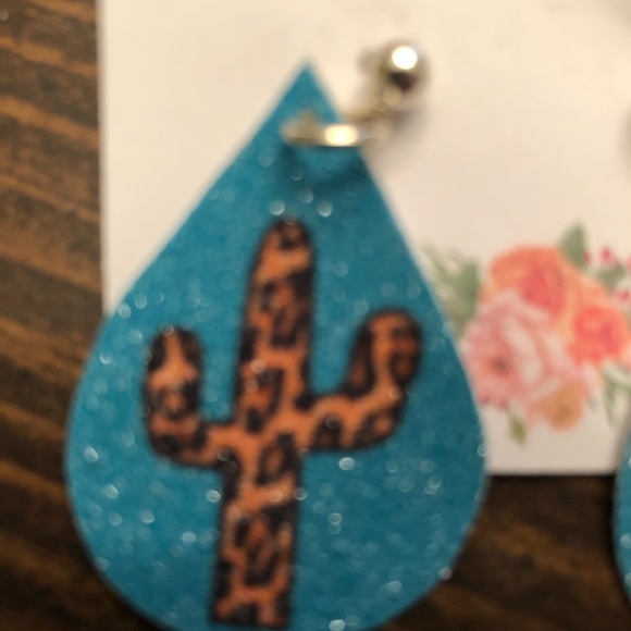 Turquoise glitter cactus post earrings - Picture 3 of 4